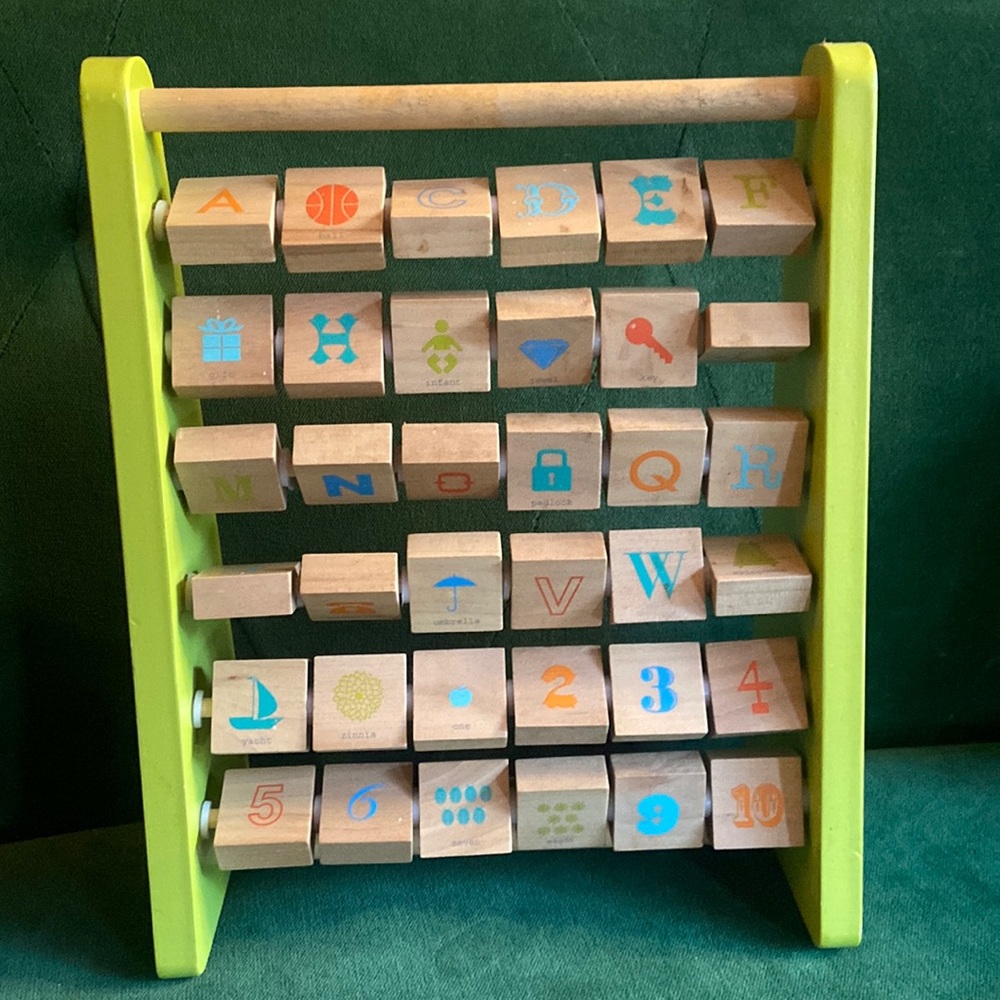 Wooden number modern baby toy